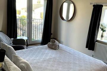 Holiday Rental for 6 People in Swansea region, Photo 1