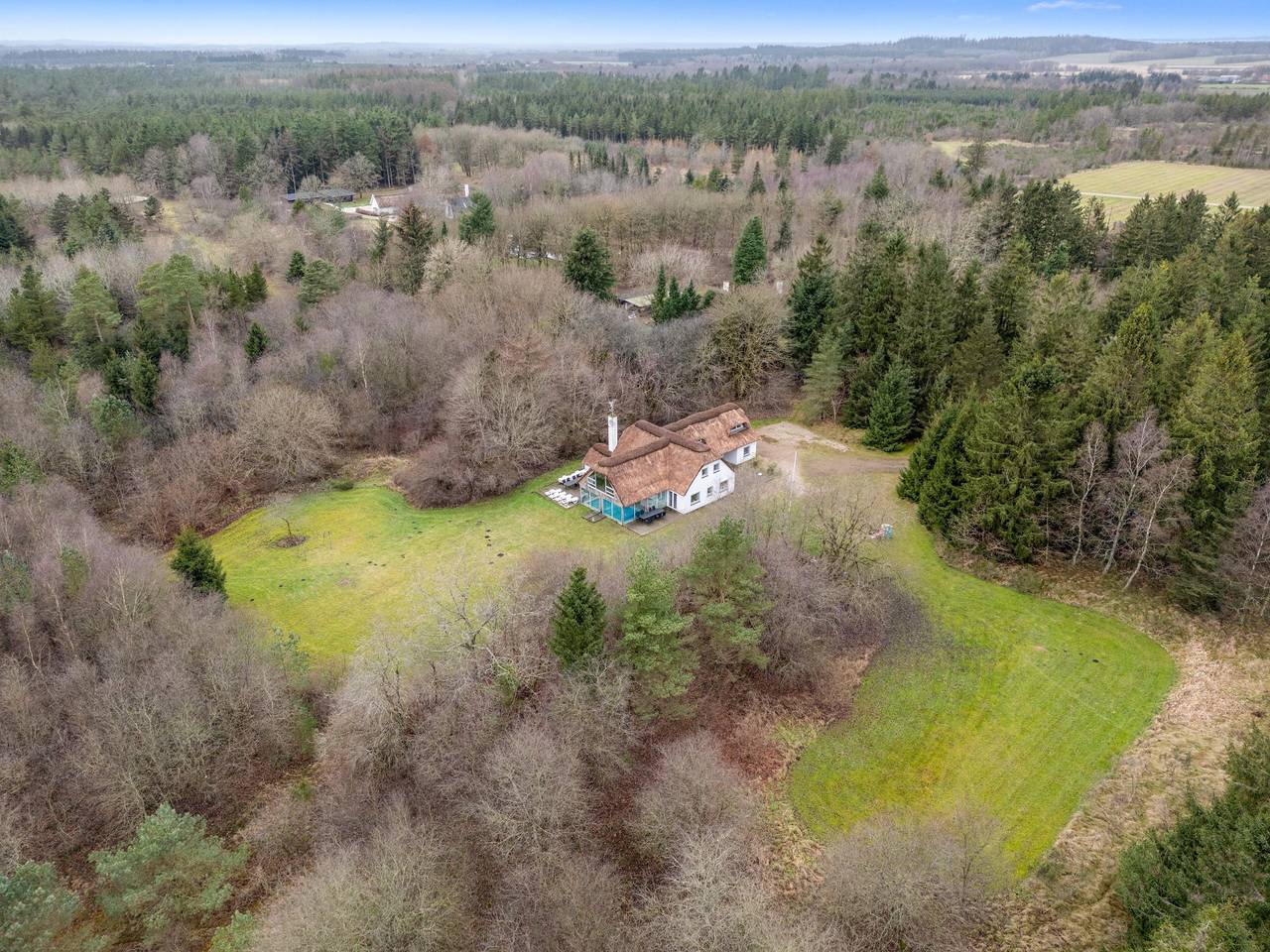 Large pool house for 20 people, on a large natural plot with associated forest area. in Herning und Umgebung