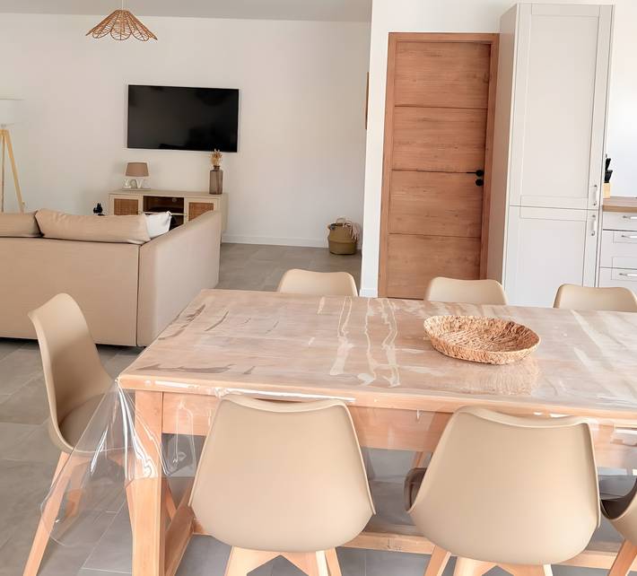 Cottage 'Gite Ô’Violetis' with Private Terrace, Private Garden and Wi-Fi