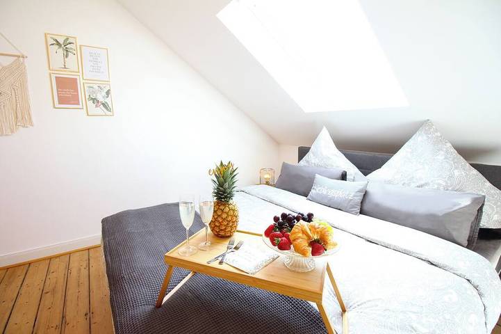 Ganze Wohnung, ARTstudio 1.0: Schicke Designer-Wohnung mit Workspace nur 1,2km bis Iga 27 in Duisburg, Niederrhein