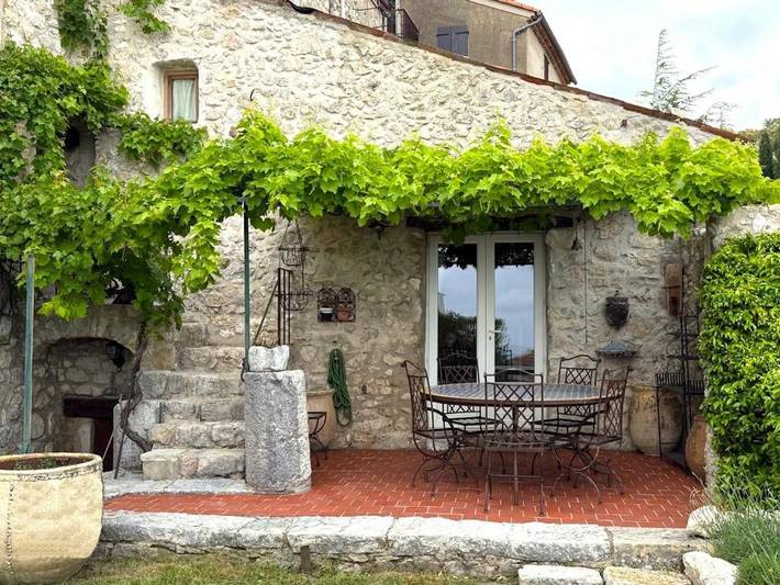 Location de vacances pour 4 personnes, avec vue ainsi que piscine et jardin à Mons (Var) - 2