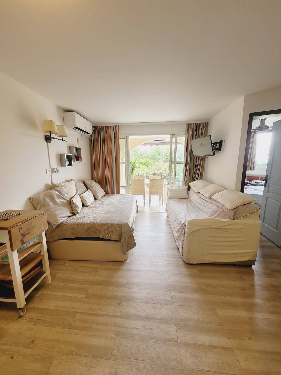 Ganze Ferienwohnung, Ferienwohnung für 4 Personen mit Pool in Cap Esterel, Saint-Raphaël
