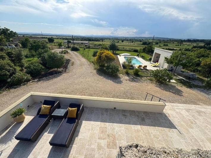 Location de vacances pour 6 personnes, avec vue ainsi que jardin et piscine à Arpaillargues-et-Aureillac - 4