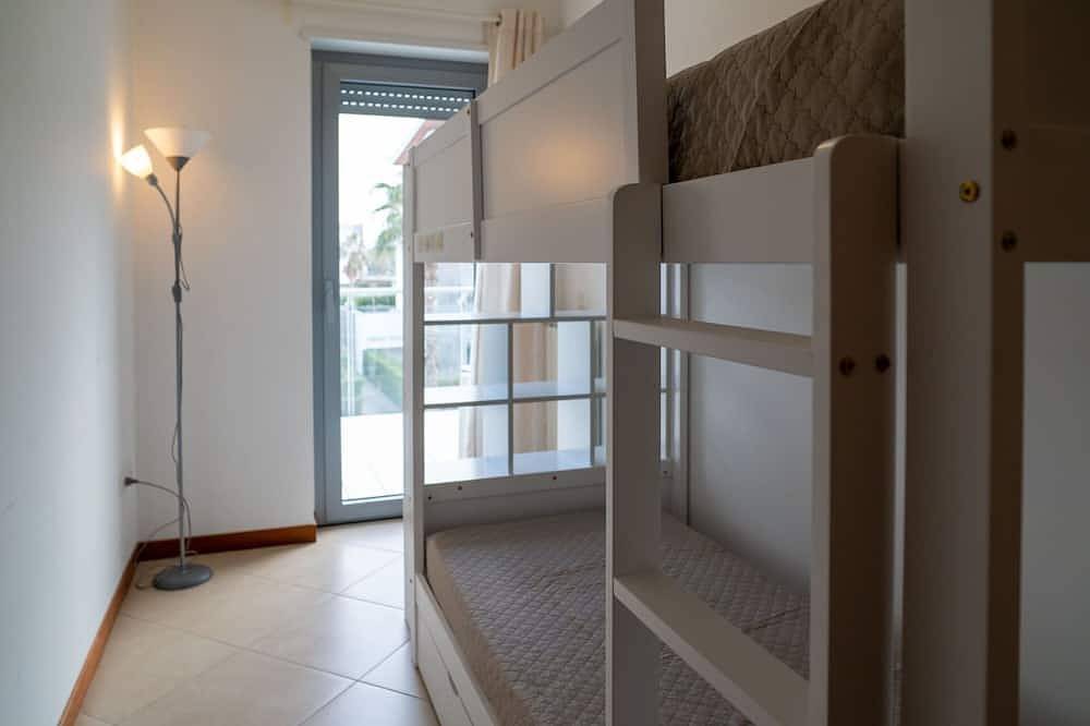 Entire apartment, Lovely apartment for 4 guests with pool, A/C, Wifi, Tv, terrace, pets allowed and parking in Adriatic Coast Abruzzo
