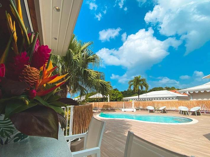 Location de vacances pour 2 personnes, avec piscine ainsi que vue et jardin, adapté aux familles dans Anse Corps de Garde - 4