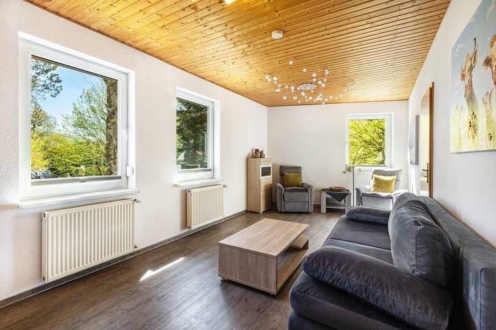 Appartement entier, Appartement 'Im Tal Olsberg' avec vue sur la montagne, terrasse privée et Wi-Fi in Olsberg, Arrondissement du Haut-Sauerland