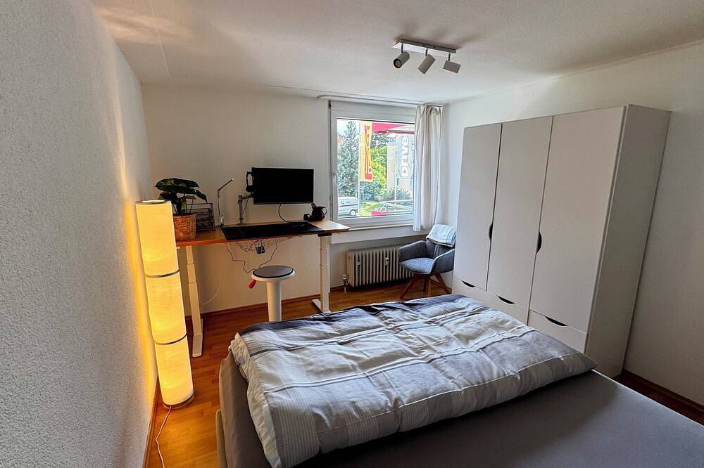 Ganze Wohnung, Voll möblierte 3-Zimmer Wohnung in der Reutlinger Oststadt in Reutlingen, Neckar-Alb
