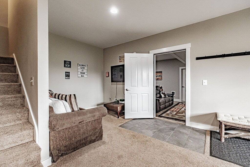 Vacation House for 10 Guests in Newry, Maine