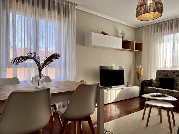 Apartamento para 5 personas, con Vistas al mar y Balcón/Terraza además de Jardín y Piscina en Suances