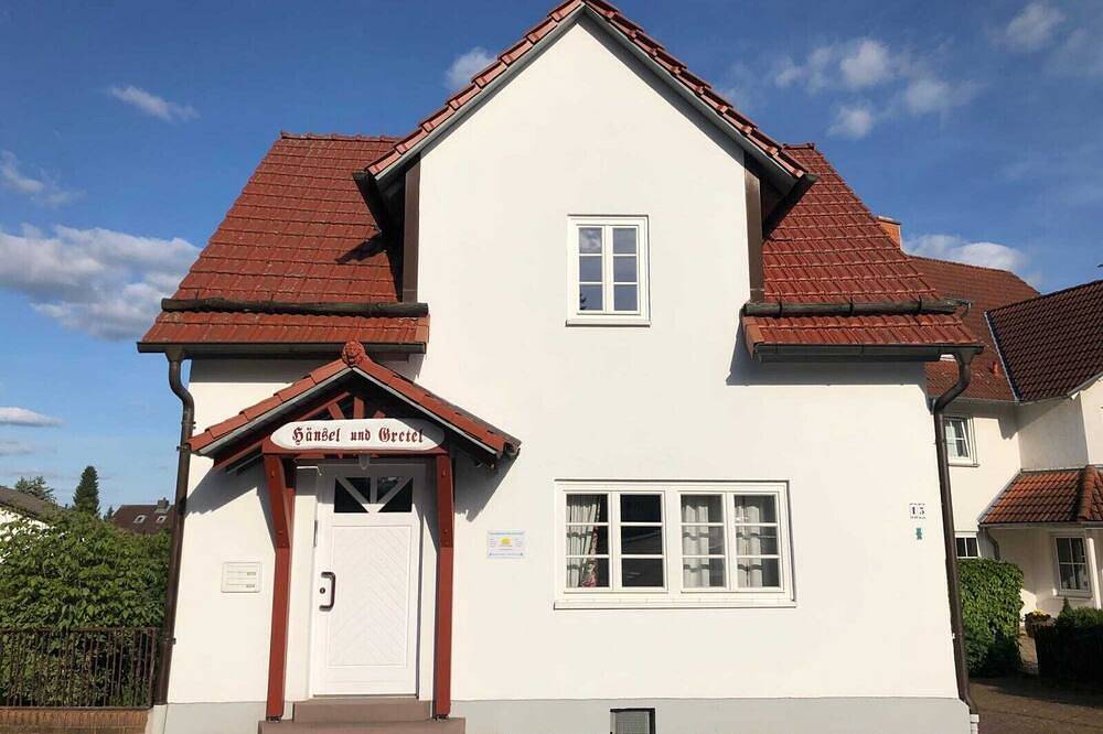 Geheel appartement, Vacation apartment for 5 people in a historic half-timbered house in Harleshausen, Kassel