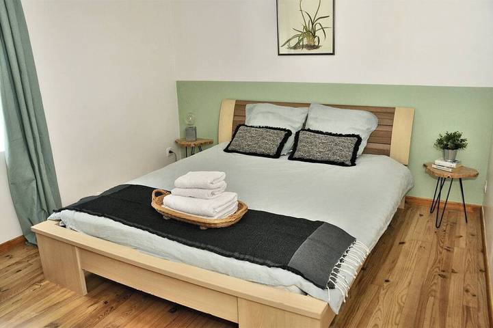 Gîte pour 14 personnes, avec jardin à Roquetaillade - 4