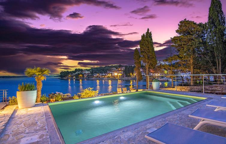 Location de vacances pour 8 personnes, avec jardin à Sali