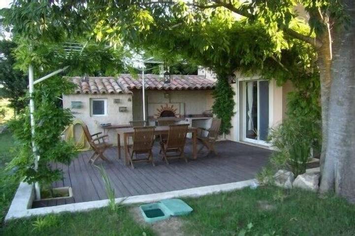 Agriturismo für 6 Personen, mit Garten in Arles