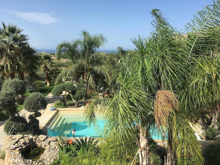 Villa per 6 persone, con balcone e panorama nonché giardino e piscina in Carini