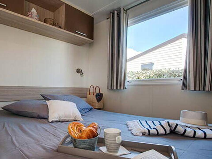 Camping la Vallée - Mobilhome 4 personnes - Comfort | 2 Ch. | 4 Pers. | Terrasse surélevée non couverte | Tv in Saint-Sauveur-de-la-Mer, Région de Lisieux