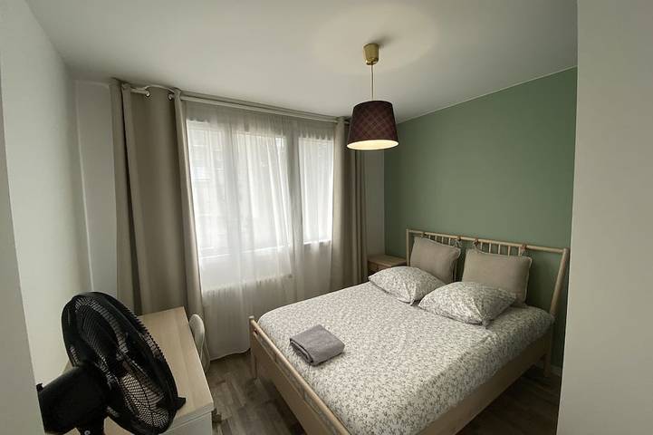 Entire apartment, Le Majestic in Saint-Étienne, Pilat Regional Nature Park