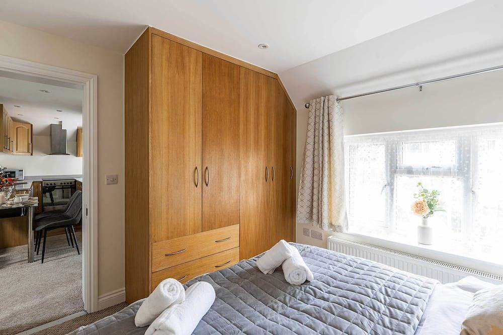 Apartamento entero, Beautifully presented 3 bedroom apartment,\nwalking distance to University,Tesco in Guildford, Surrey