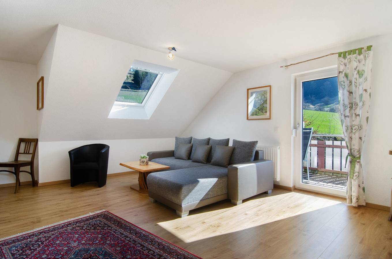 Ganze Wohnung, Ferienwohnung 'Felix' mit Balkon und Wi-Fi in Meßstetten, Neckar-Alb