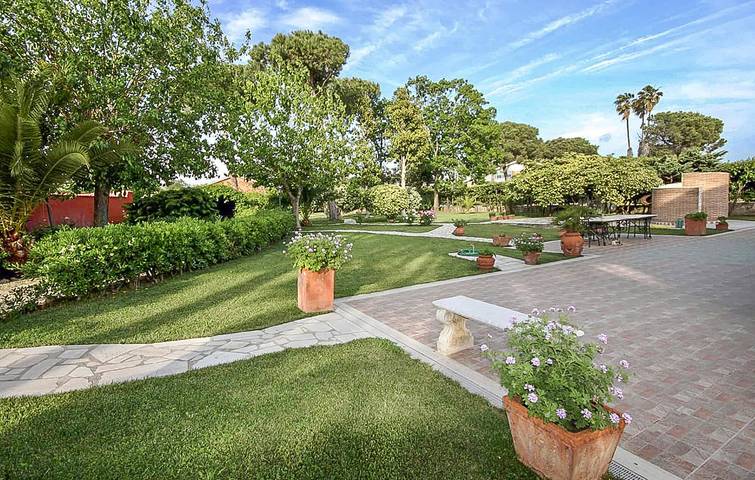 Acogedor apartamento de 2 dormitorios cerca de la playa, con WiFi y aparcamiento in Ardea, Provincia de Roma