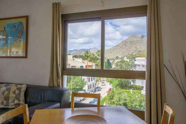 Ganze Wohnung, Pine Walk angrenzend, 3. Stock Wohnung (mit Aufzug) mit WIFI 2 min tolle Aussicht. in Port de Pollença, Pollença
