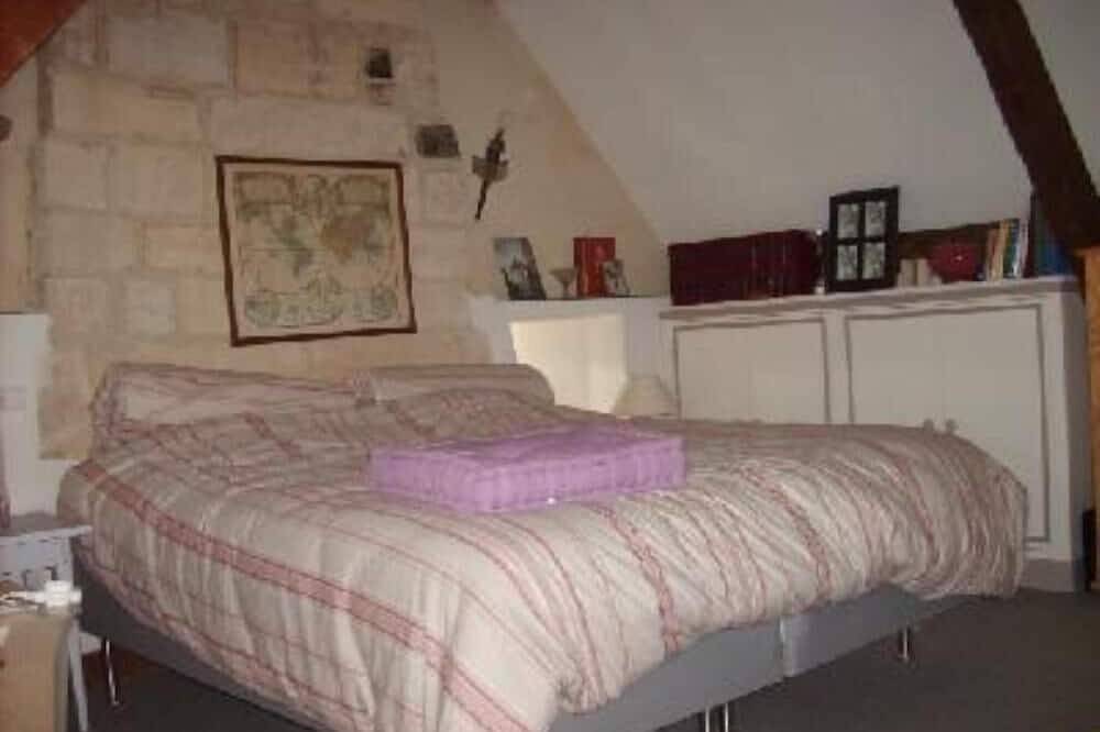 18th house with character, very comfortable in Ver-sur-Mer, Côte de Nacre