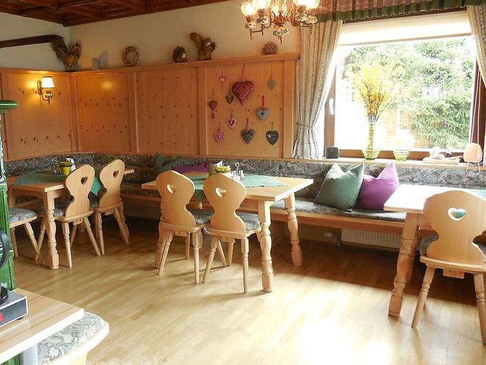 Ferienhaus für 13 Personen, mit Balkon/Terrasse und Sauna sowie Terrasse in Zell am See - 3