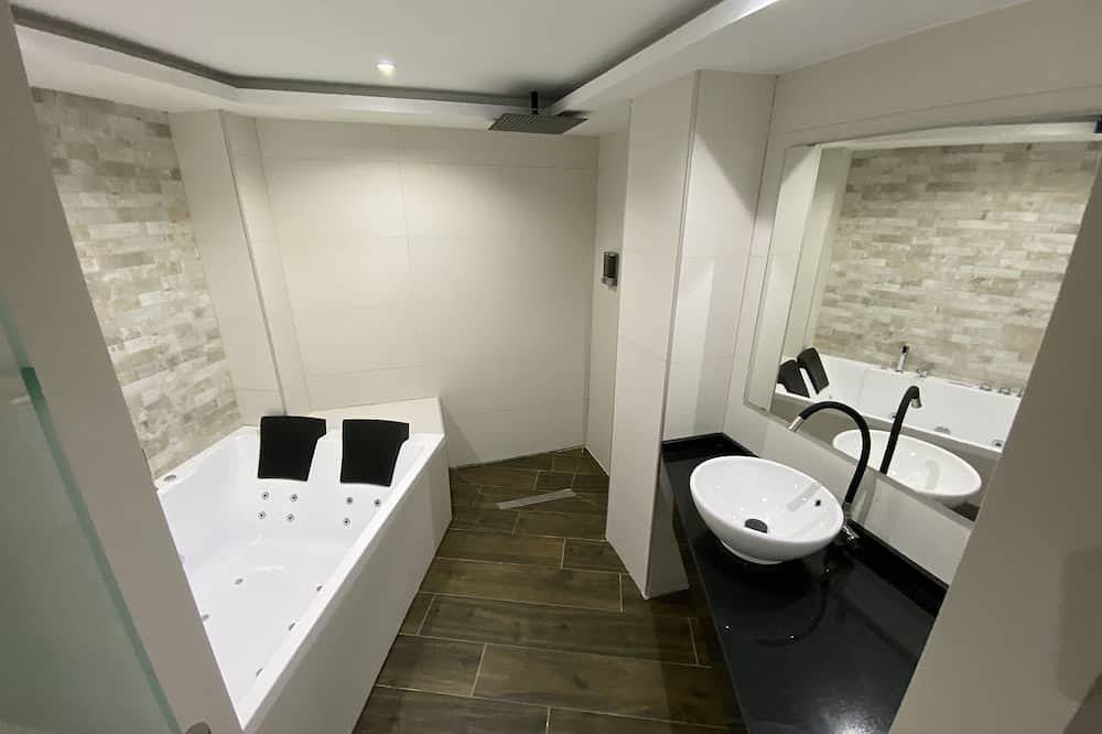 Entire apartment, Deluxe Gold in Linares, Jaén Province