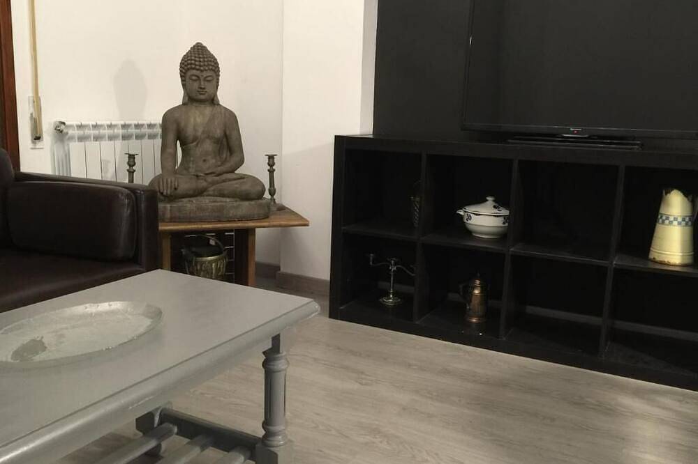 Apartamento entero, Agradable y céntrico apartamento bien situado para conocer La Rioja in Calahorra, Provincia de La Rioja