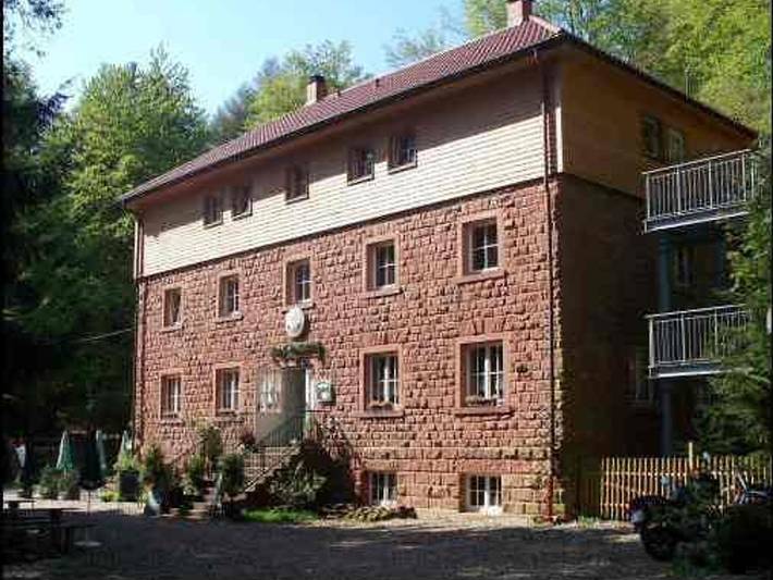 Oppauer Haus - 102 Vierbettzimmer, Dusche, Wc in Wachenheim, Landkreis Bad Dürkheim