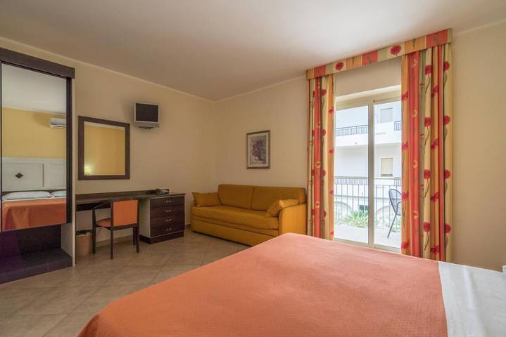 Hôtel pour 2 personnes, avec jardin à Letojanni - 2