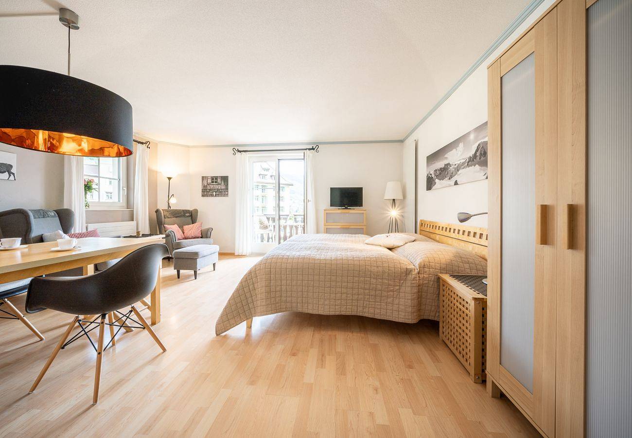 Ganzes Studio, Valluns Studio 5306: Charmantes 1,5-Zimmer-Refugium mit Blick auf das atemberaubende Tal in Vulpera, Tarasp
