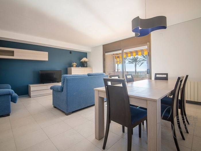 Entire vacation apartment, R139 Apartament beachfront Guillem in Calafell, Costa Dorada