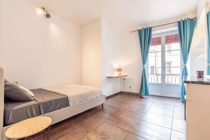 Apartamento entero, Unique industrial loft in city center 130m2, 3 bedrooms, ideal for a family in Le Puy-en-Velay, Alto Loira