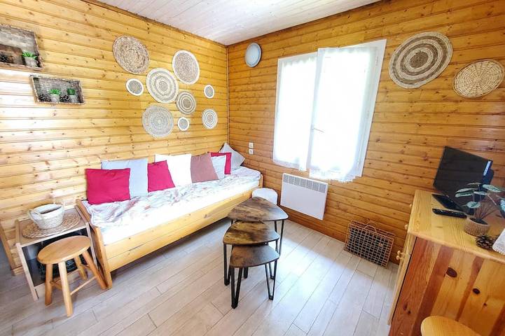 : Chalet Au Pied Du Bois in Murol, Parc naturel régional des Volcans d'Auvergne