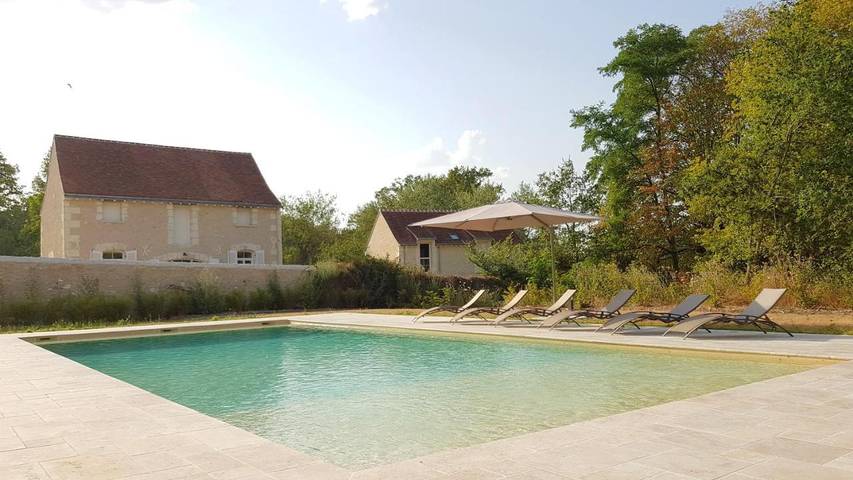 Location de vacances pour 5 personnes, avec Terrasse et Jardin ainsi que Piscine et Vue à Verneuil-sur-Indre