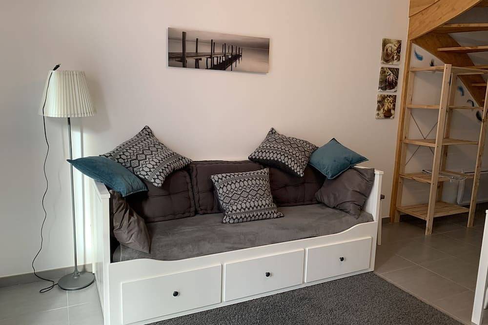 Charming Cottage Near Quend Beach: 2Br, Garden, Parking in Quend Plage, Quend