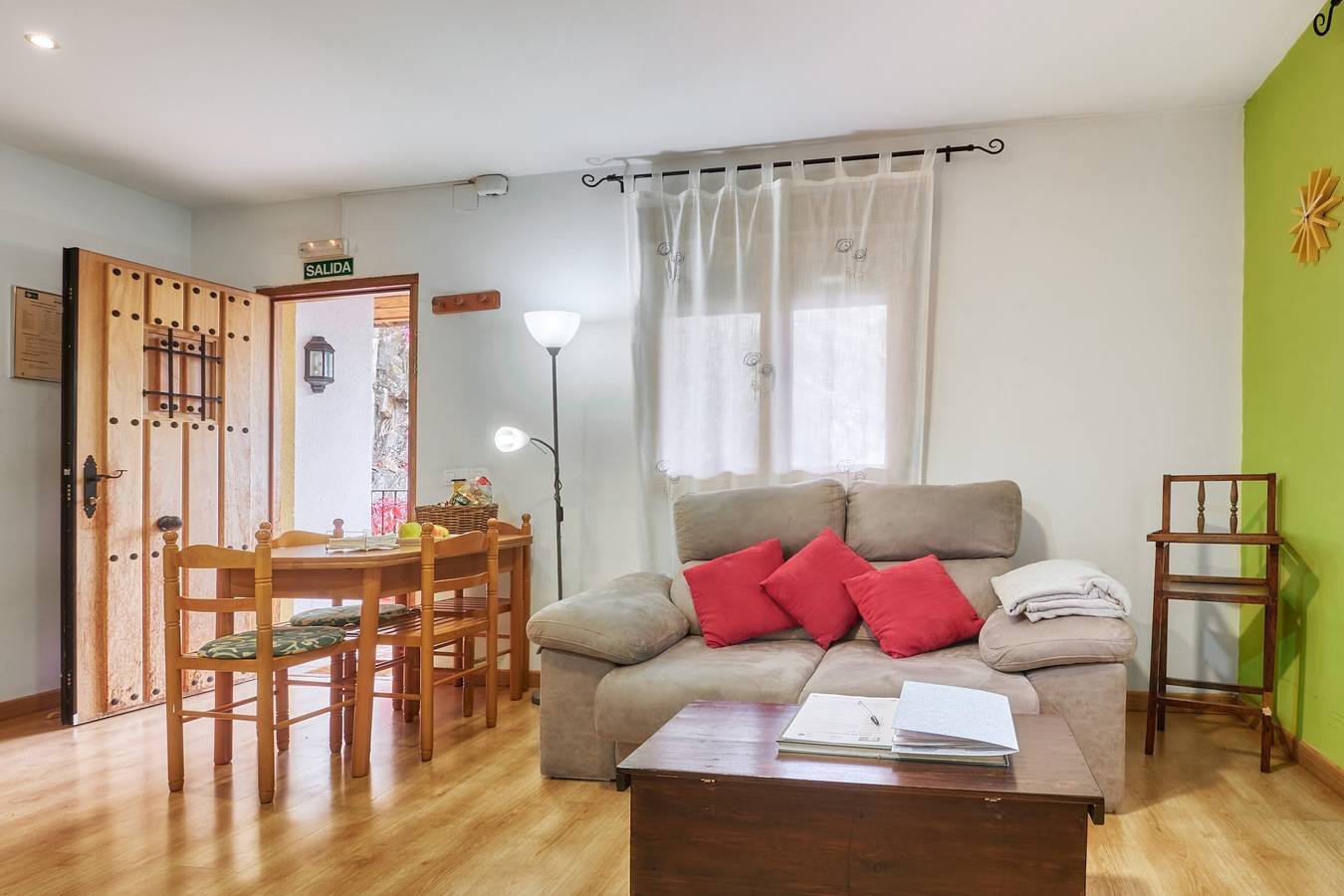Casa de campo 'Aguas Frias 2' con vistas a la montaña, terraza privada y Wi-Fi in La Omañuela, Riello