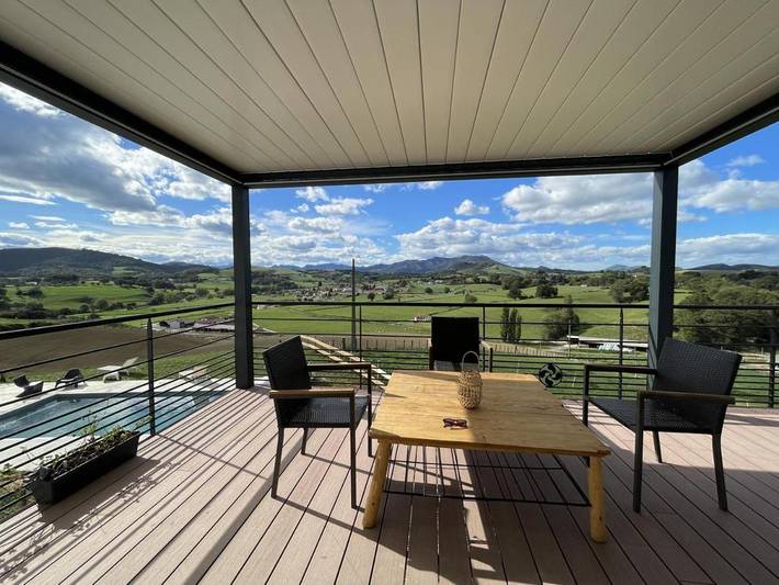 Location de vacances pour 4 personnes, avec jardin ainsi que piscine et terrasse à Iholdy - 4