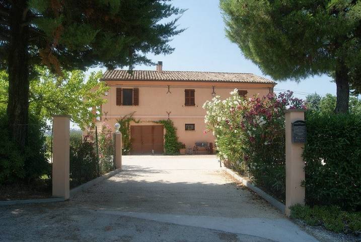 Ferienhaus für 10 Personen, mit Balkon und Terrasse sowie Garten und Pool in Marche - 2