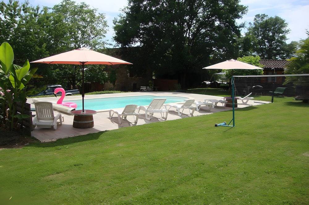 Maison de vacances « Gîte Le Séchoir » avec piscine partagée, Wi-Fi et climatisation in Les Quatre-Routes-du-Lot, Lot