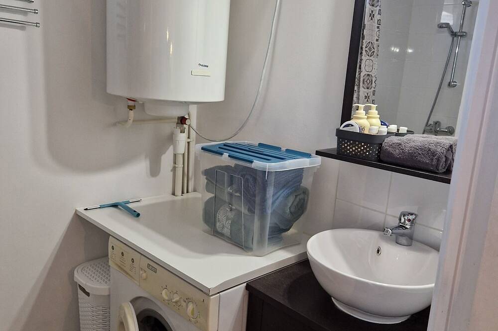 Entire apartment, Très Jolie Studio Pour Curiste au Cœur de la Station Thermale in Vals-les-Bains, Parc naturel régional des Monts d'Ardèche