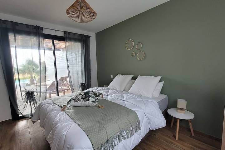 Location de vacances pour 8 personnes, avec jardin et terrasse à Linguizzetta - 2