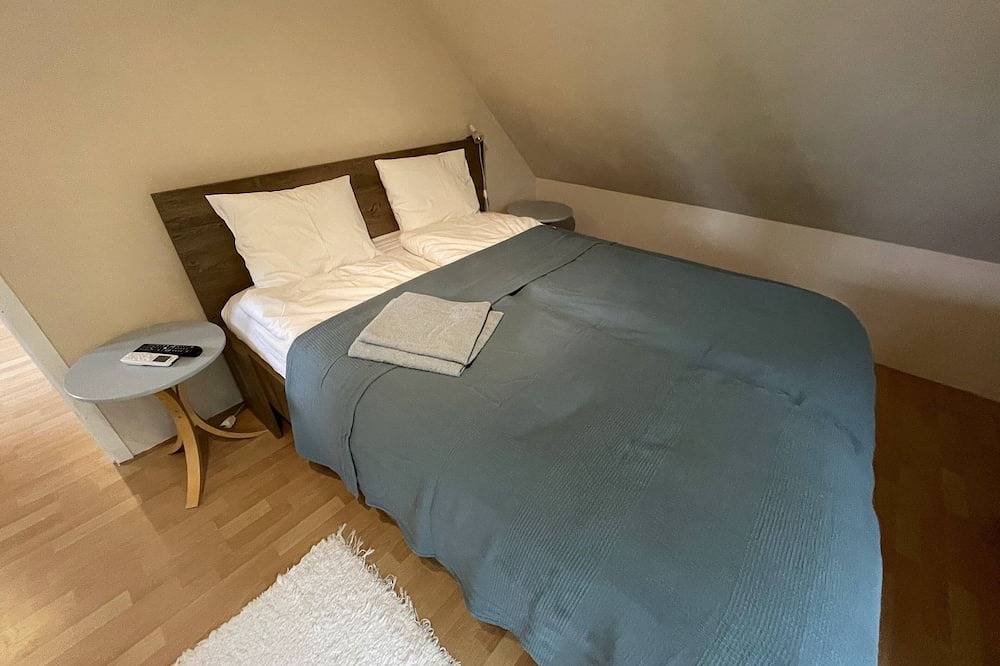 4 Guests: River & Garden Charm in Budapest, Central Hungary