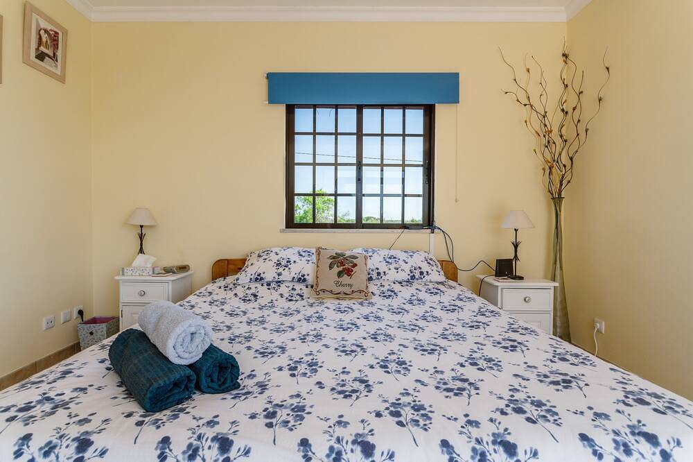 Quiet Hideaway with Heated Pool in Algoz, Faro Distrikt