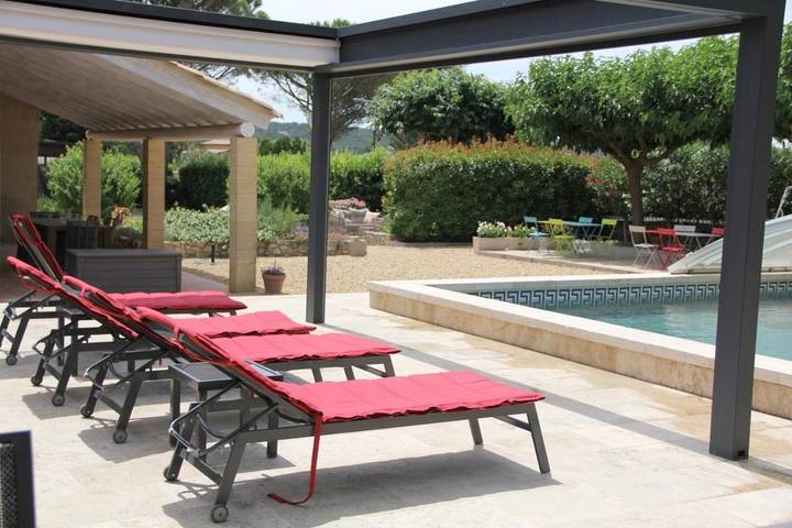 Maison d’hôte pour 3 personnes, avec jardin ainsi que vue et piscine à Flaux