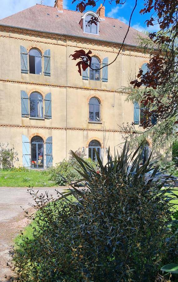Location de vacances pour 2 personnes, avec Terrasse et Jardin à Vezin-le-Coquet