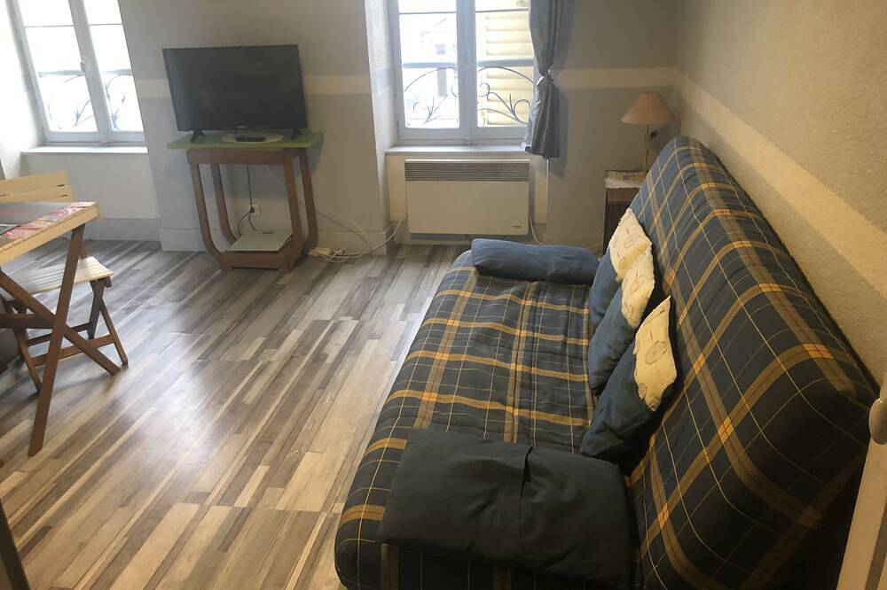 Appartement entier, Studio en face du casino et des thermes in Contrexéville, Neufchâteau
