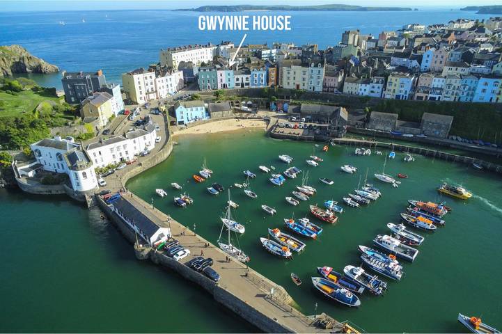 Holiday home for 12 people, with Ocean view in Tenby