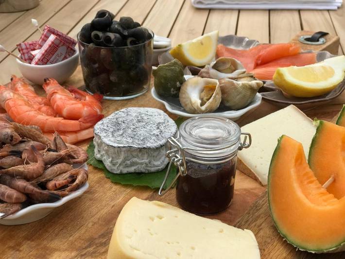 Gîte pour 2 personnes, avec vue et jardin à Saint-Quay-Perros - 3