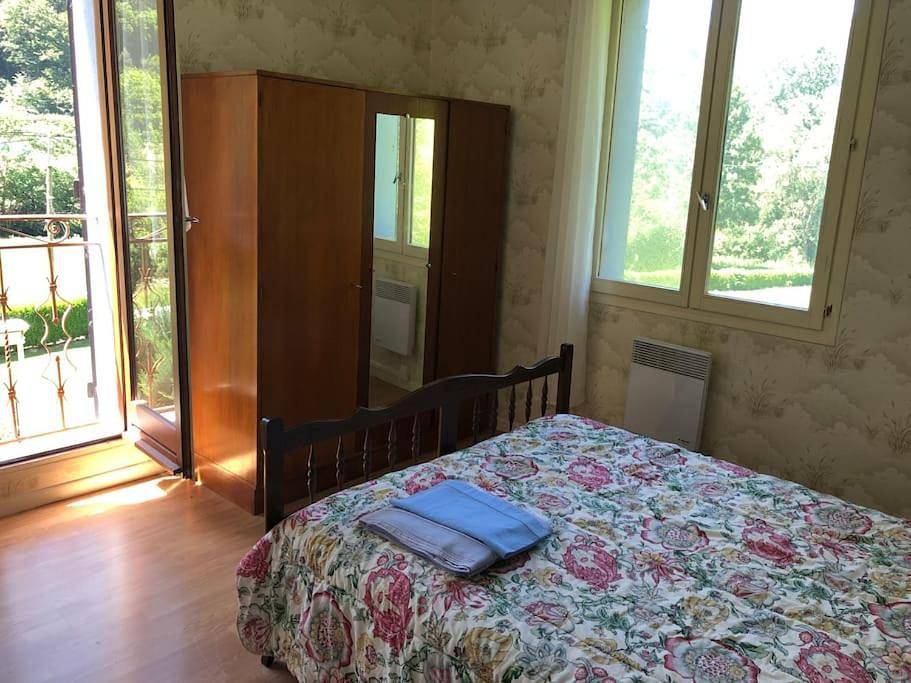 Appartement entier, Appartement Chez Place à Estaing N°2 in Lac d'Estaing, Estaing